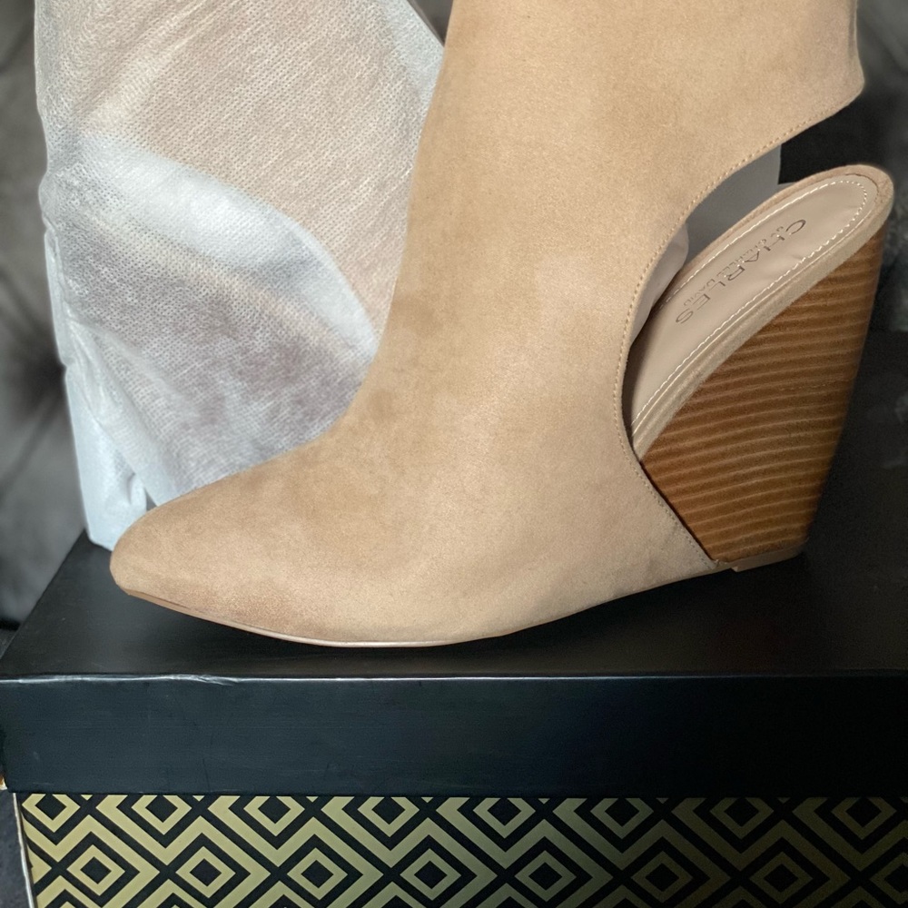 Show-stopping wedged Bootie